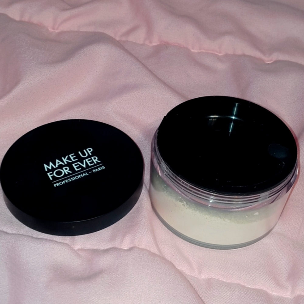 Make Up ForEver Ultra HD Setting Powder - Picture 2 of 3